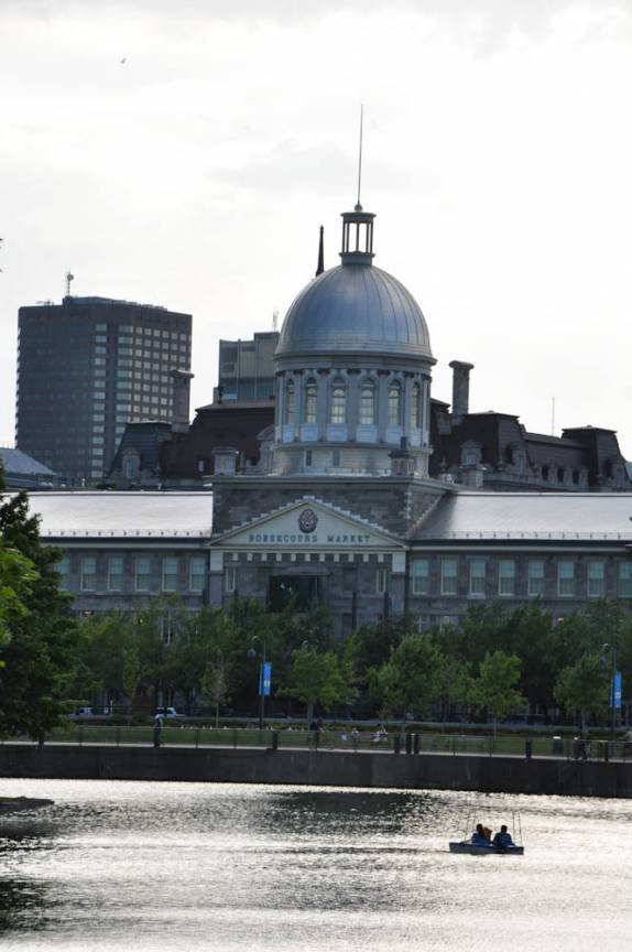 Fachada do Mercado Central de Montreal, no Canadá